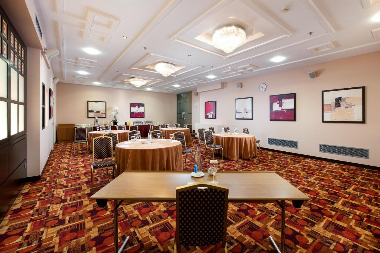คราวน์ พลาซา เอเธนส์ ซิตี้ เซ็นเตอร์ Hotel ภายนอก รูปภาพ